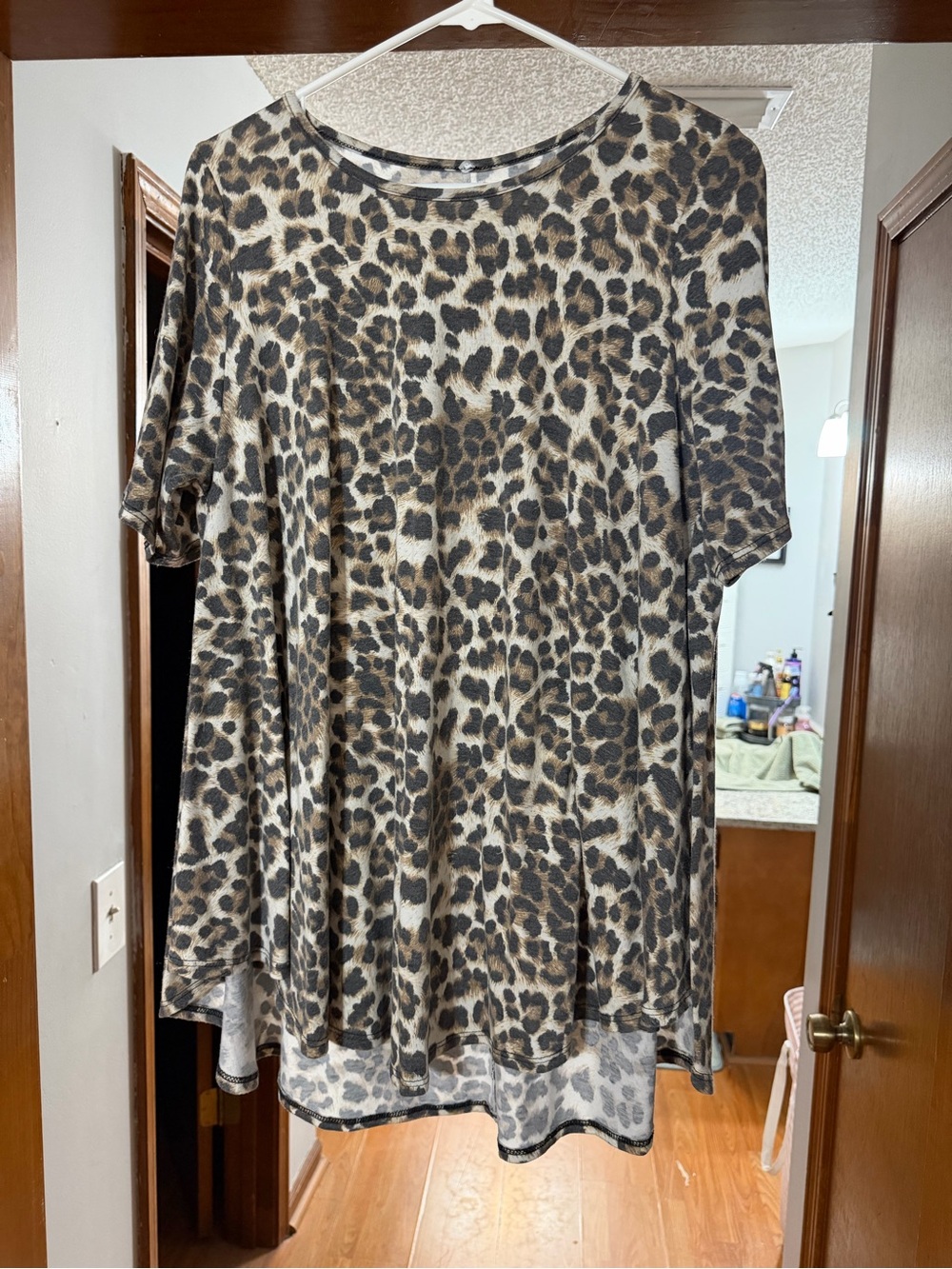 Leopard Print Short Sleeve Women's Top - Beige/Black